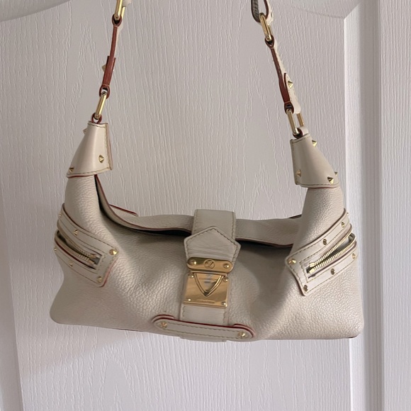 Louis Vuitton Handbags - Vintage Louis Vuitton cream bag.
